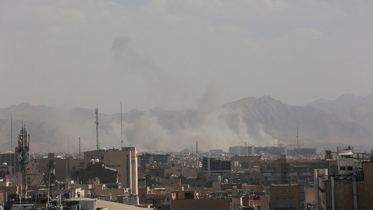 Israel tuyên bố nhắm vào lãnh đạo Iran, Tehran tấn công căn cứ Mỹ